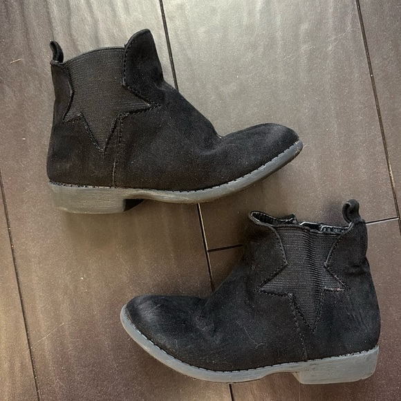 Mini Mia toddler girl star black suede booties size 7 GUC - Picture 1 of 4